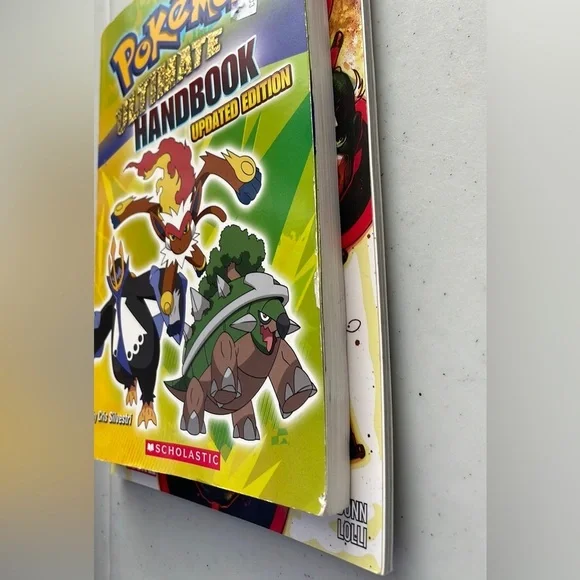 Pokemon Ultimate Handbook & DEADPOOL'S SECRET SECRET WARS #1 - Picture 9 of 10